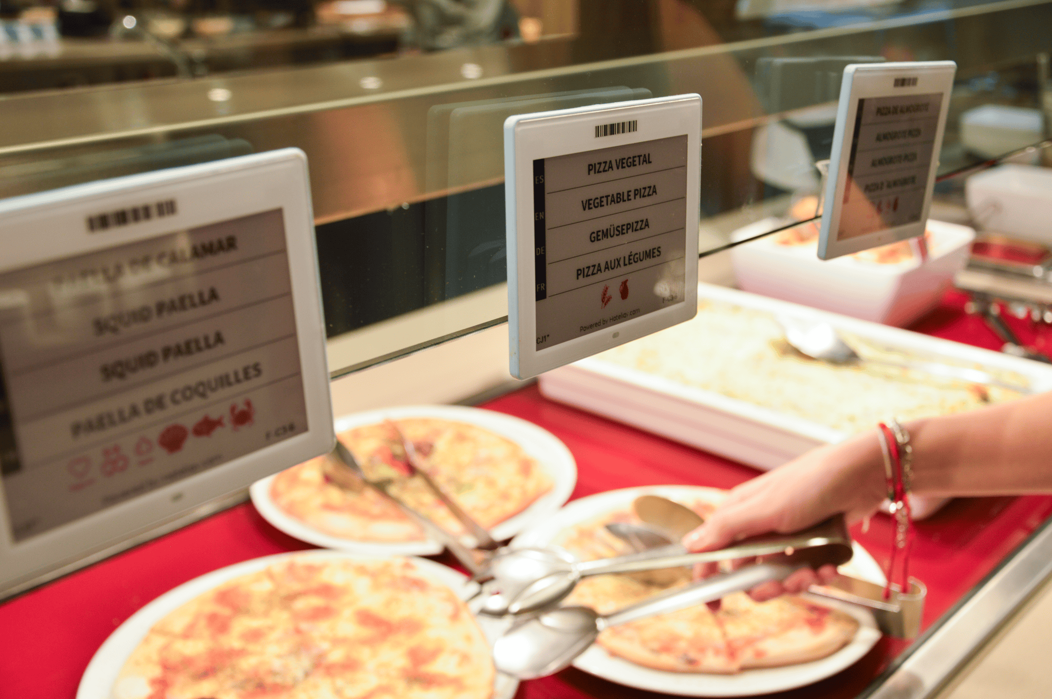 ¿Cuánto dinero puedes ahorrar digitalizando el etiquetado en buffets hoteleros?