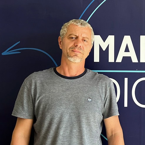 Gabriel, técnico de soporte de Hoteligy en acción